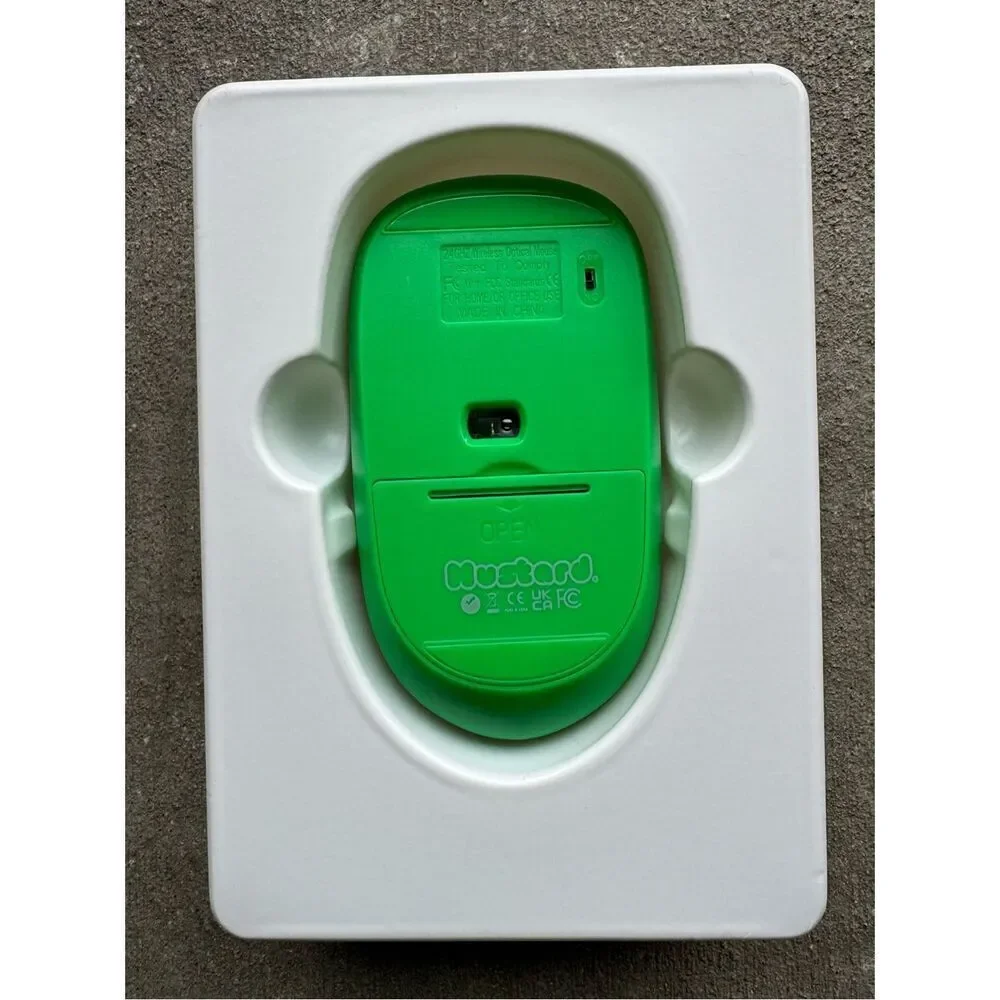 Wireless “Very Berry” Computer Mouse Strawberry Red Green Color Cute Playful Kaw